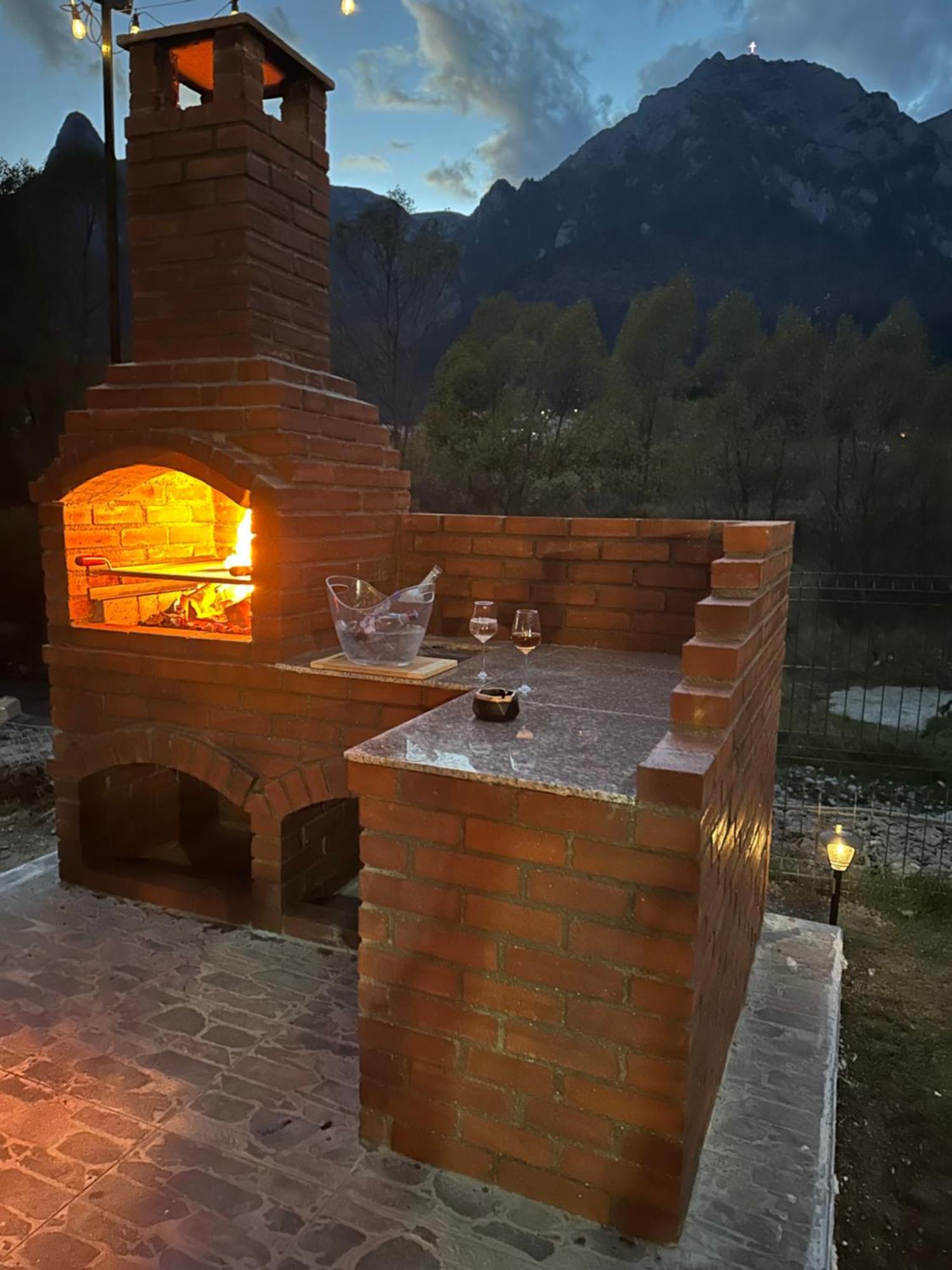 Ama Garden Apartment Buşteni Buitenkant foto